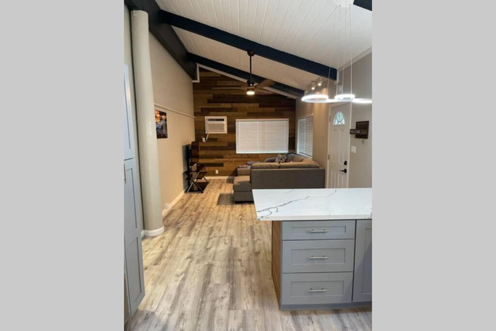 Spacious 2 Bedroom Beach House With King Suite Waianae Buitenkant foto