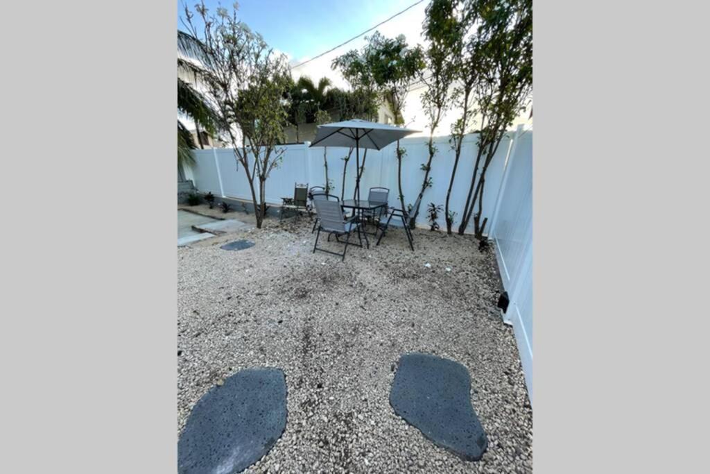 Spacious 2 Bedroom Beach House With King Suite Waianae Buitenkant foto