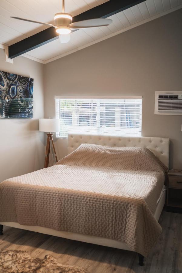 Spacious 2 Bedroom Beach House With King Suite Waianae Buitenkant foto