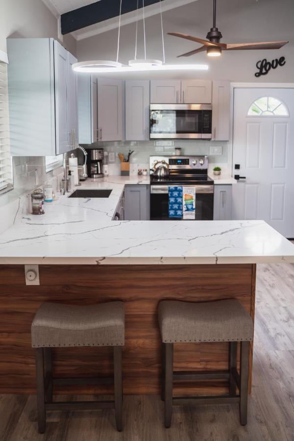 Spacious 2 Bedroom Beach House With King Suite Waianae Buitenkant foto