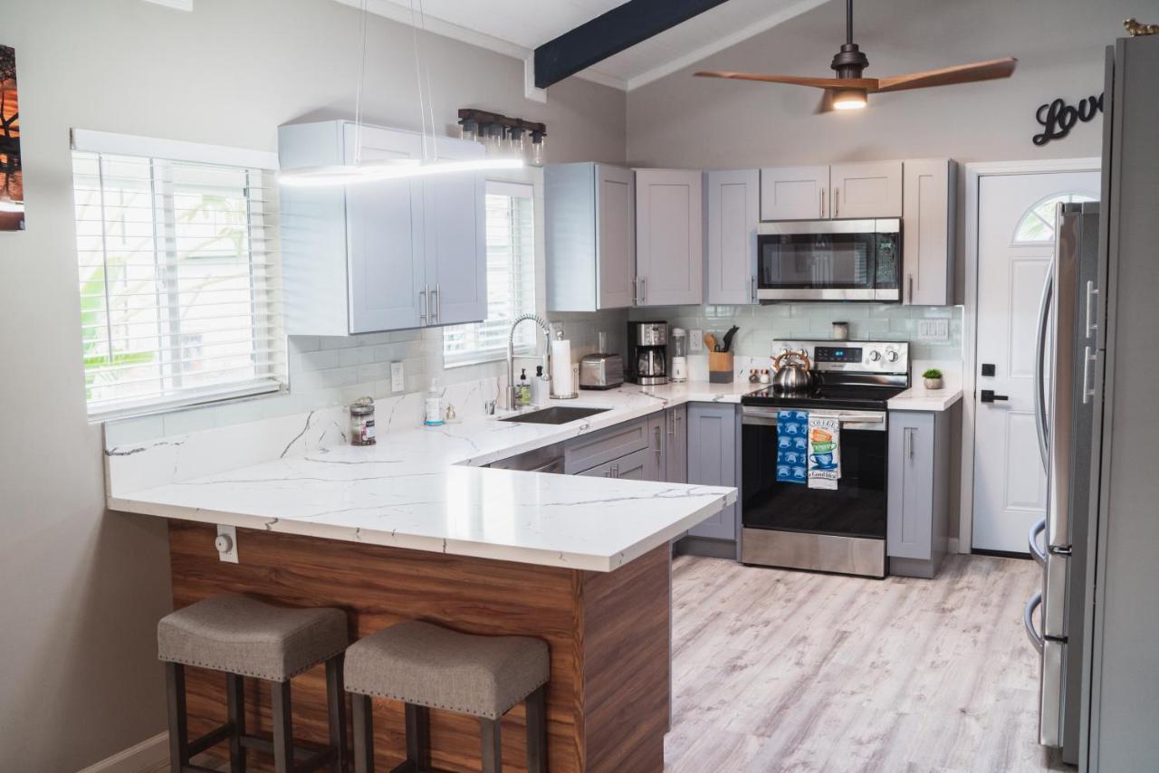 Spacious 2 Bedroom Beach House With King Suite Waianae Buitenkant foto