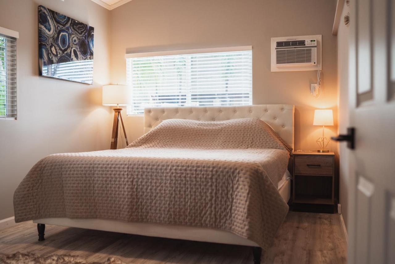 Spacious 2 Bedroom Beach House With King Suite Waianae Buitenkant foto